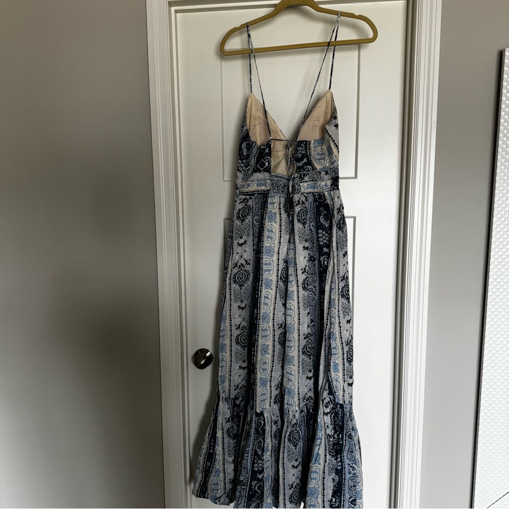 Abercrombie & Fitch Bra-Free Flowy Tie-Back Maxi
Dress size Large tall nwt - Picture 6 of 15